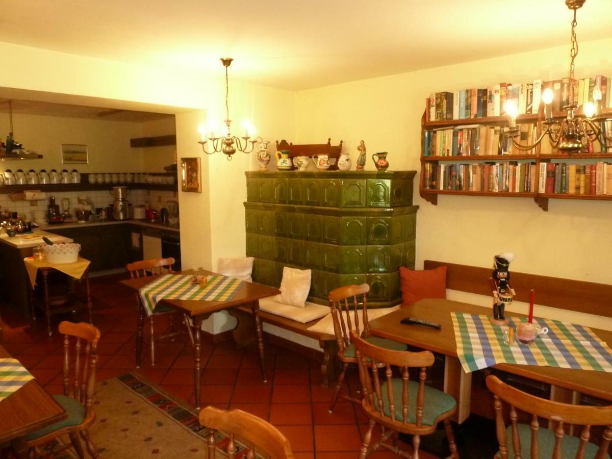 Gaestehaus-Staats Bed & Breakfast Obervellach Exterior photo